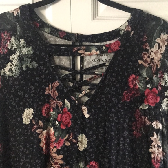 Torrid Peplum Floral High Low Super Soft Knit Tunic Top - Picture 2 of 9